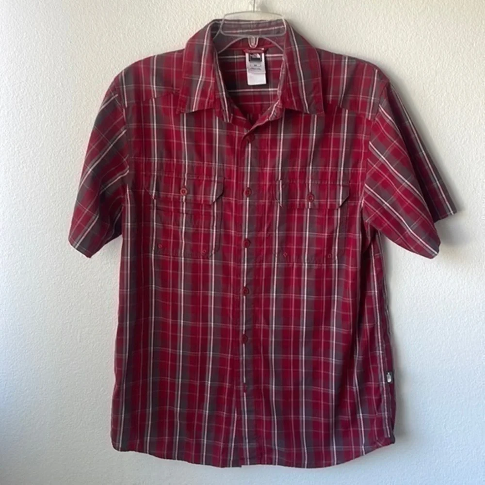 The North Face shirt men's small button up red plaid